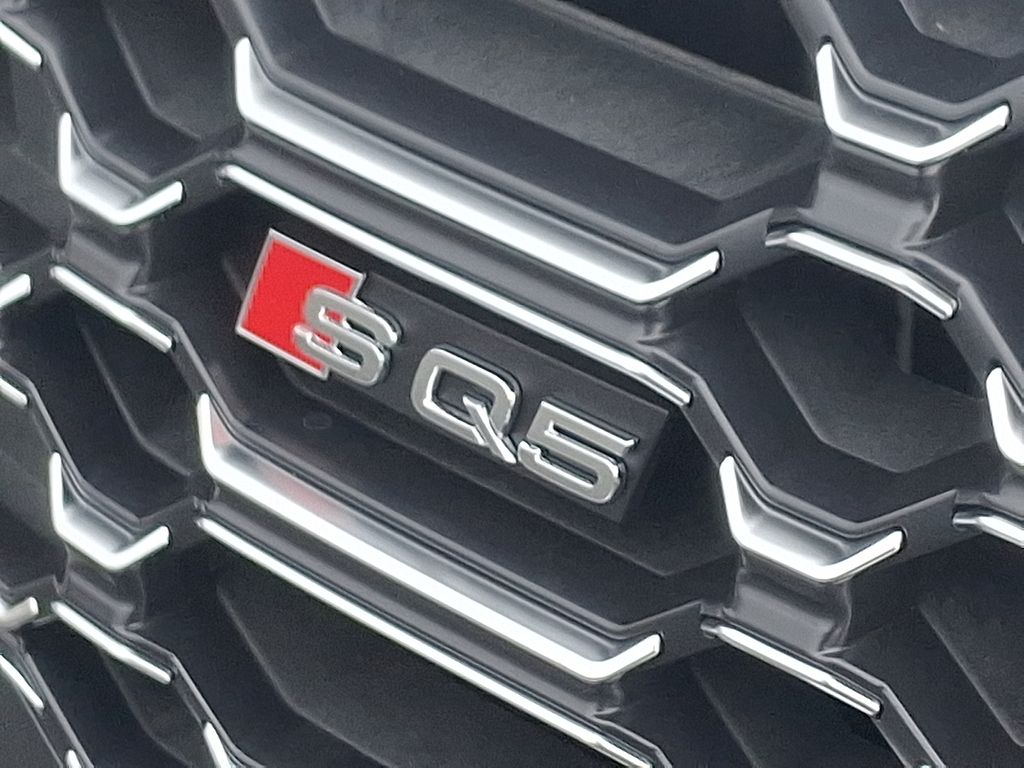 Thumbnail: 2023 Audi SQ5 - 30