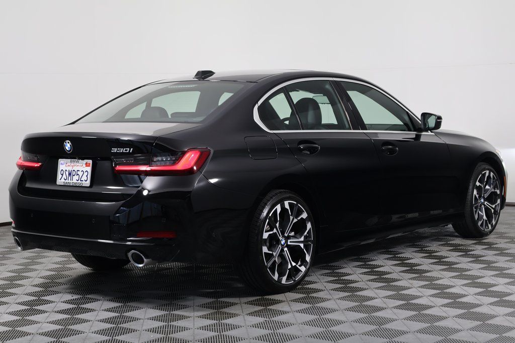 Thumbnail: 2025 BMW 3 Series - 4