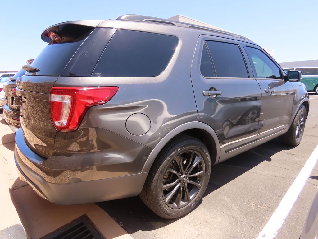 Thumbnail: 2017 Ford Explorer - 3