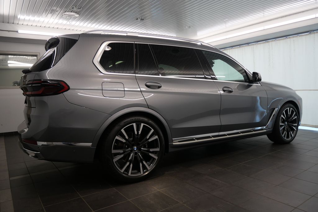 2025 BMW X7 xDrive40i 7