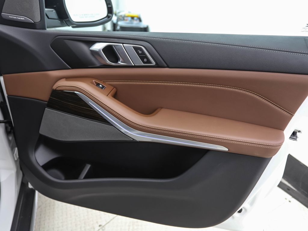 Thumbnail: 2023 BMW X5 - 29