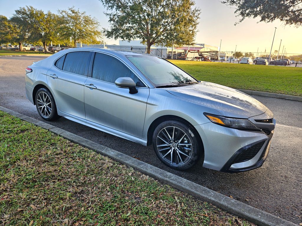 2024 Toyota Camry SE 8