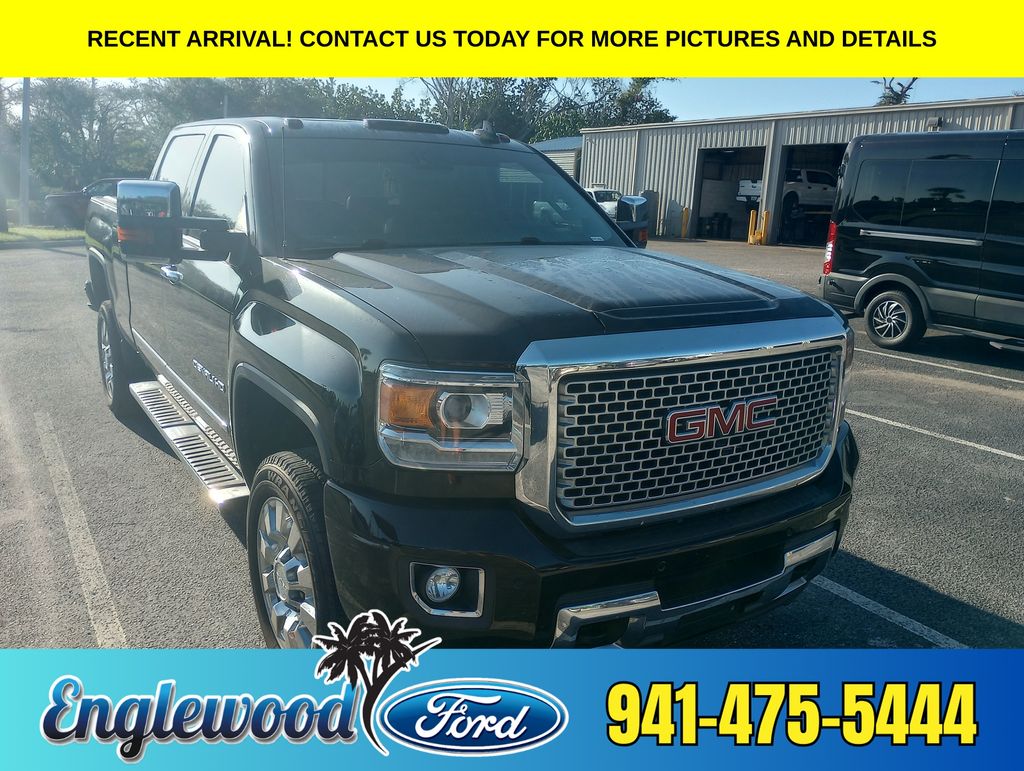 Onyx Black 2017 GMC Sierra 2500HD Pickup Truck Four-Wheel Drive 6-Speed Automatic Overdrive