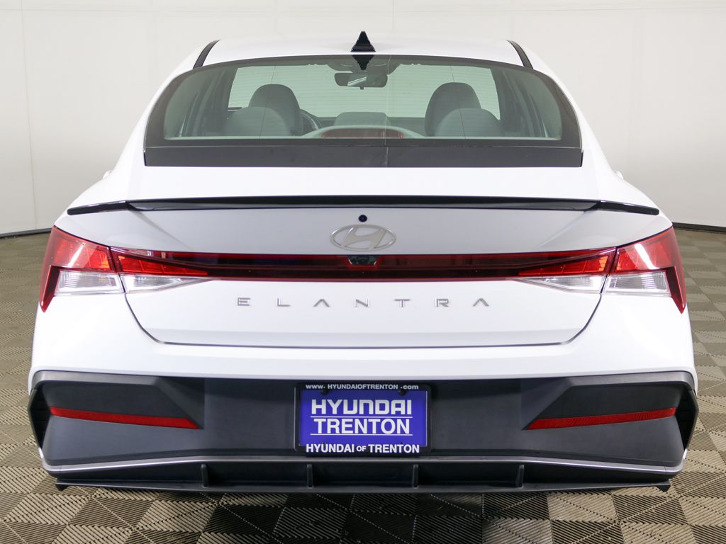 Certified Used 2025 White Hyundai SEL Sport image 11
