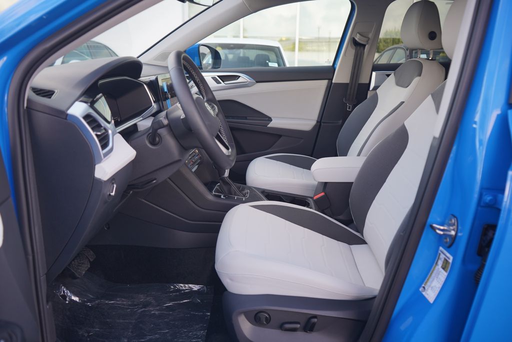 Thumbnail: 2025 Volkswagen Taos - 6