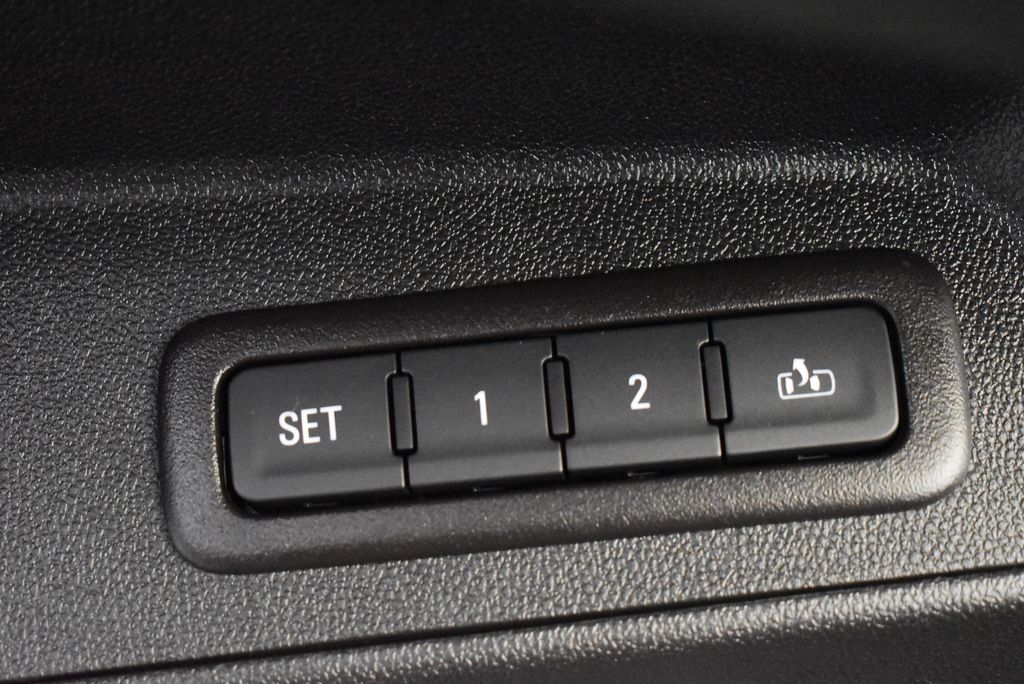 Thumbnail: 2022 Chevrolet Equinox - 13