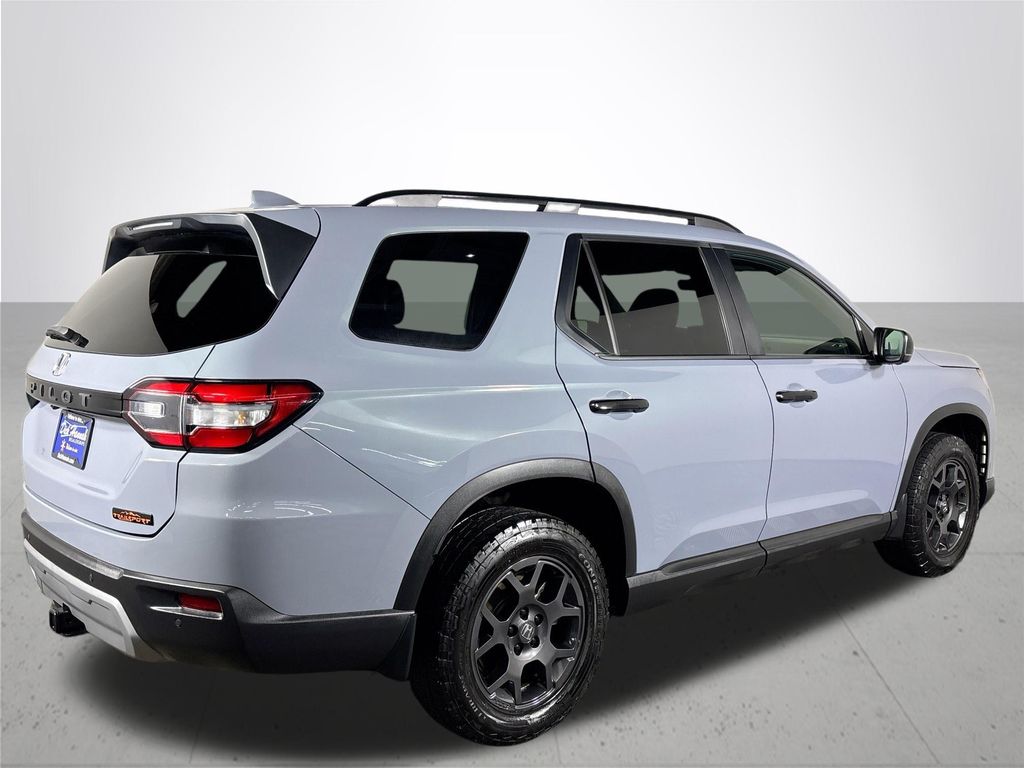 2023 Honda Pilot TrailSport photo 3