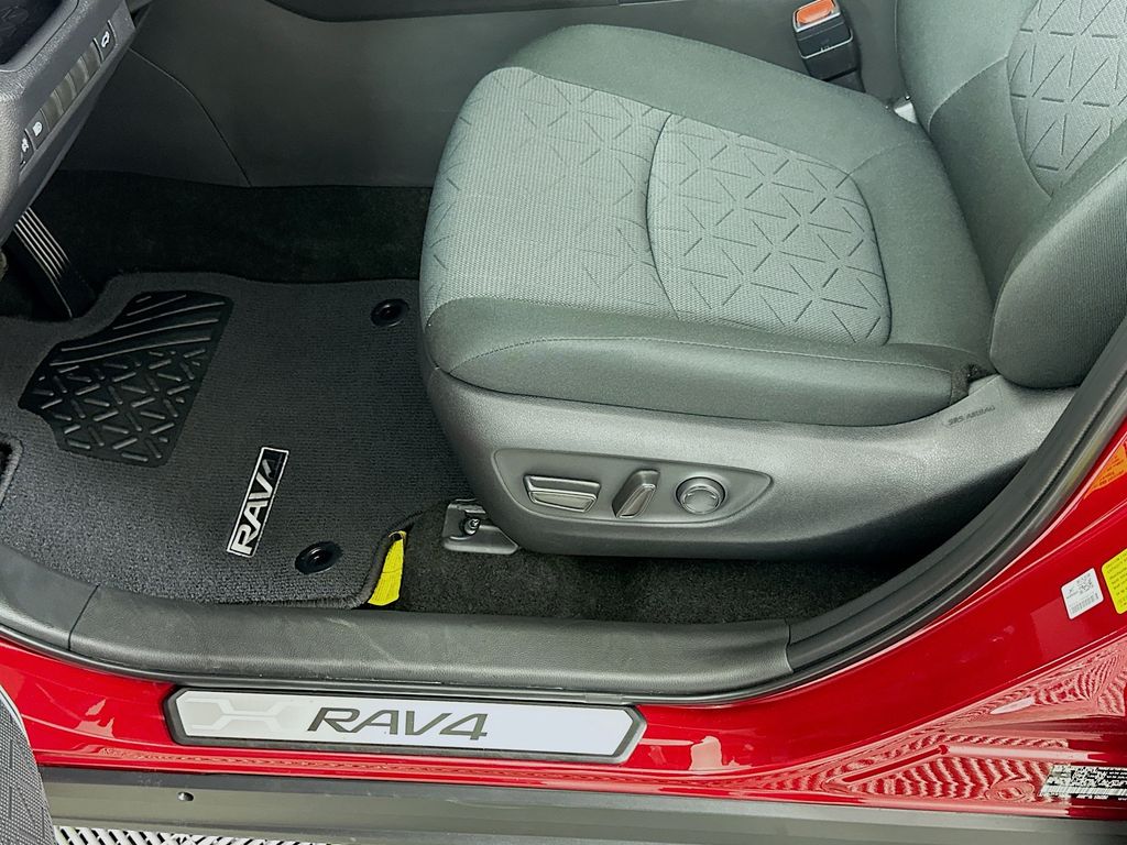 Thumbnail: 2025 Toyota RAV4 - 19