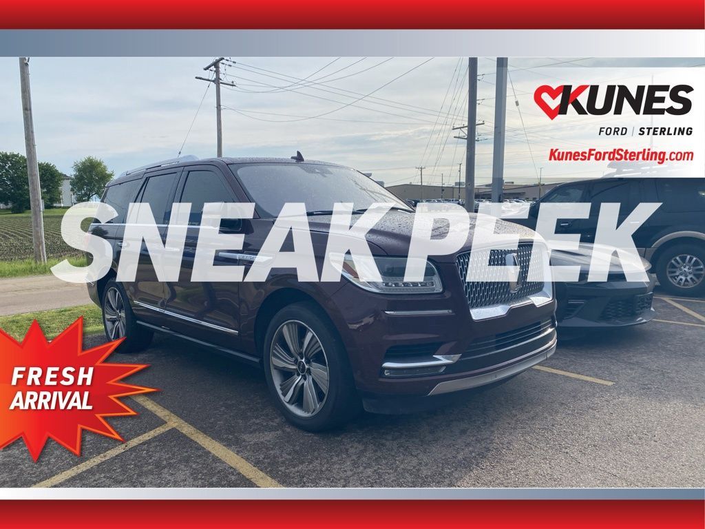 Red (Burgundy Velvet Metallic Tinted Clearcoat) 2018 Lincoln Navigator SUV / Crossover Four-Wheel Drive Automatic