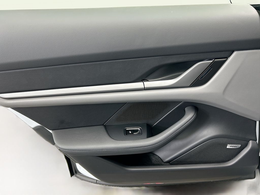 Thumbnail: 2026 Porsche Taycan - 27