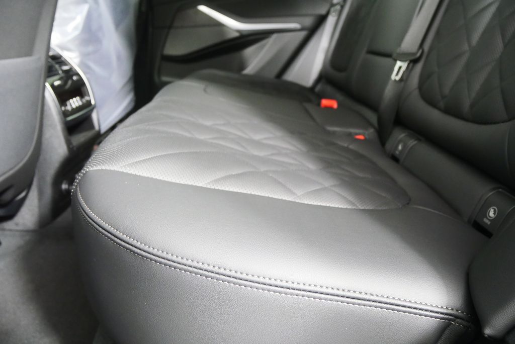 Thumbnail: 2026 BMW X5 - 14