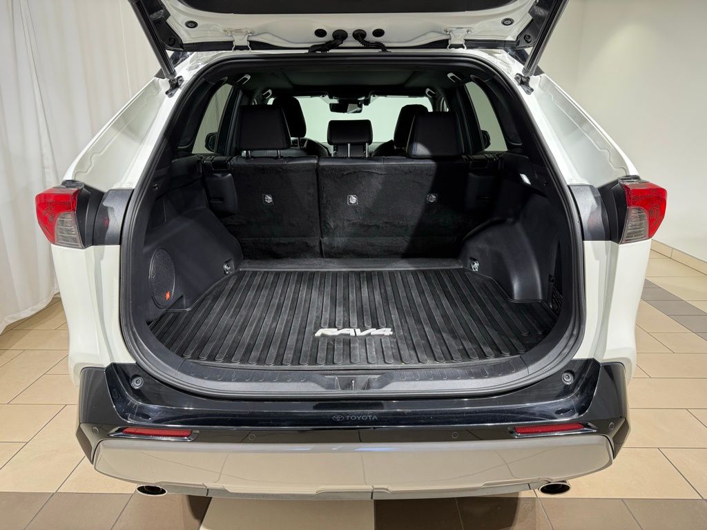 Thumbnail: 2022 Toyota RAV4 - 11