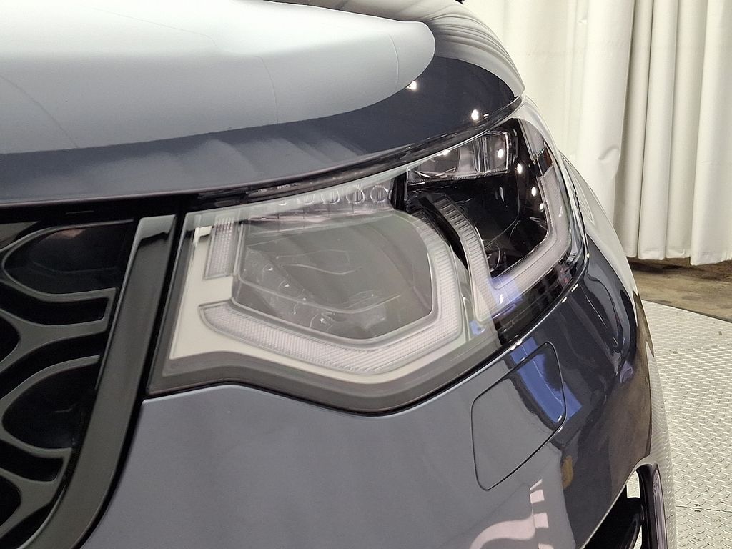 Thumbnail: 2025 Land Rover Discovery Sport - 9