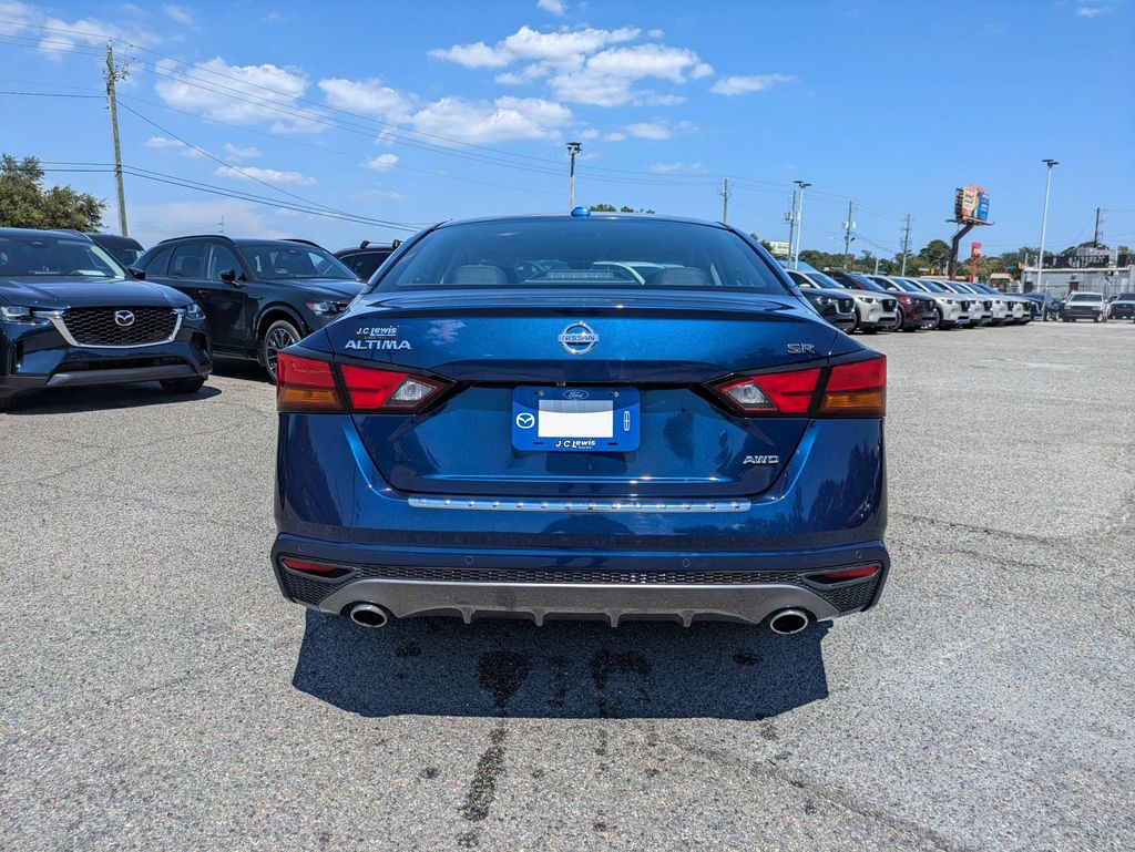 2020 Nissan Altima SR