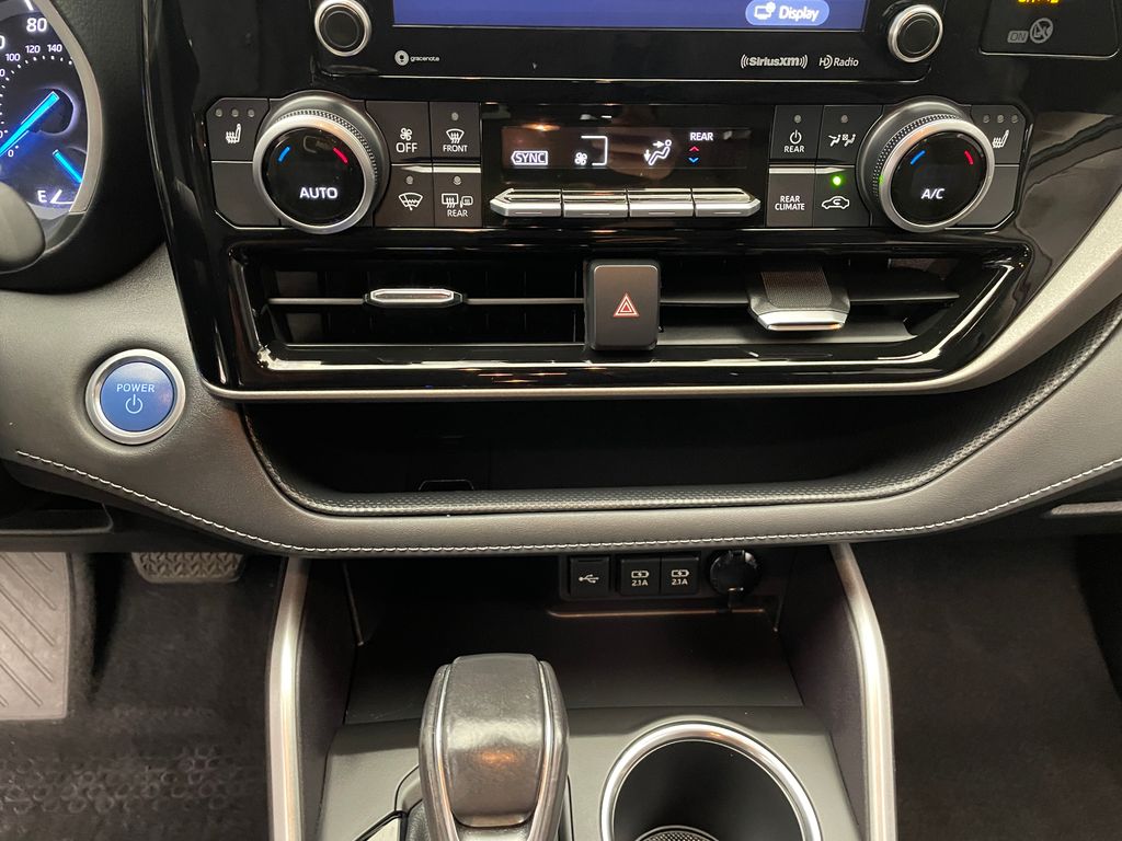 Thumbnail: 2020 Toyota Highlander - 30