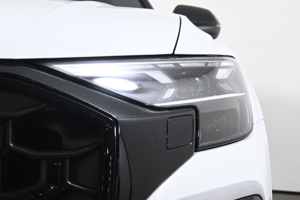 Thumbnail: 2026 Audi SQ8 - 11
