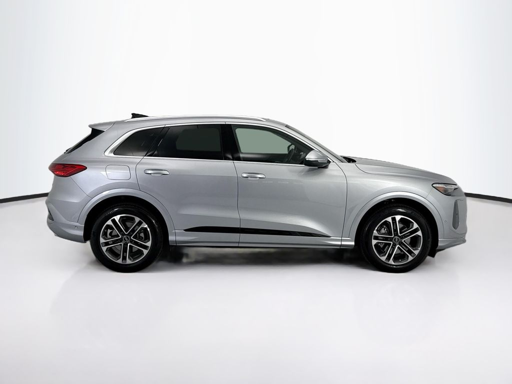 Thumbnail: 2025 Audi Q5 - 4