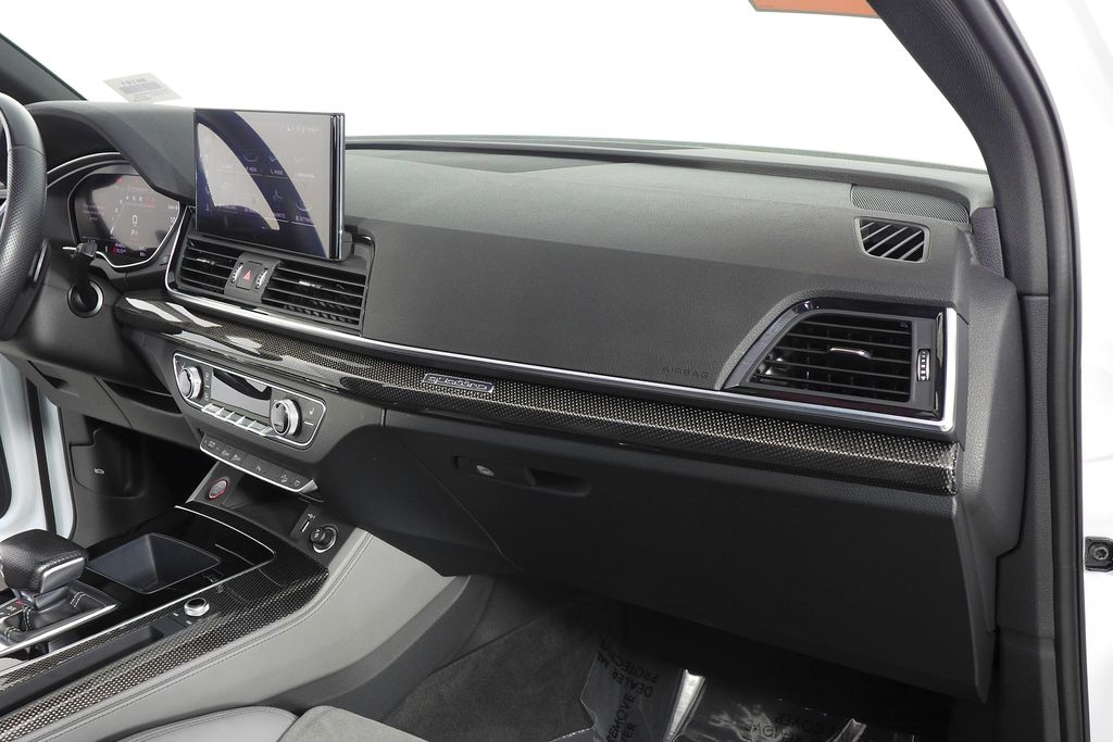 Thumbnail: 2022 Audi SQ5 - 14