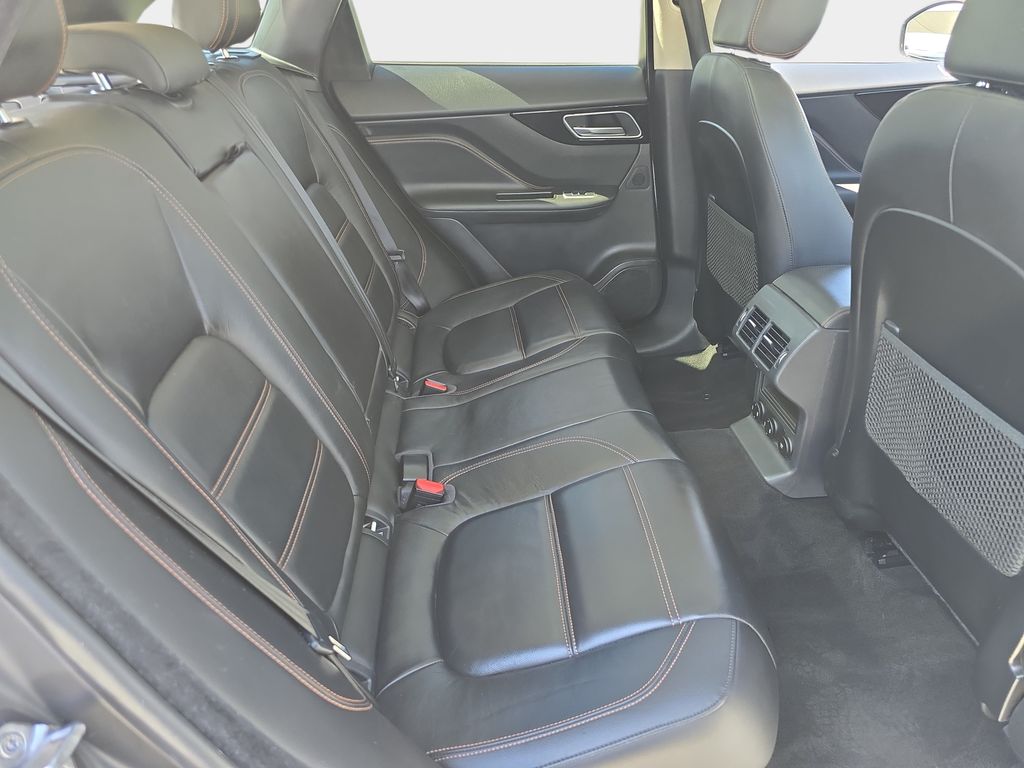 Used 2019  Jaguar 30t Prestige image 13