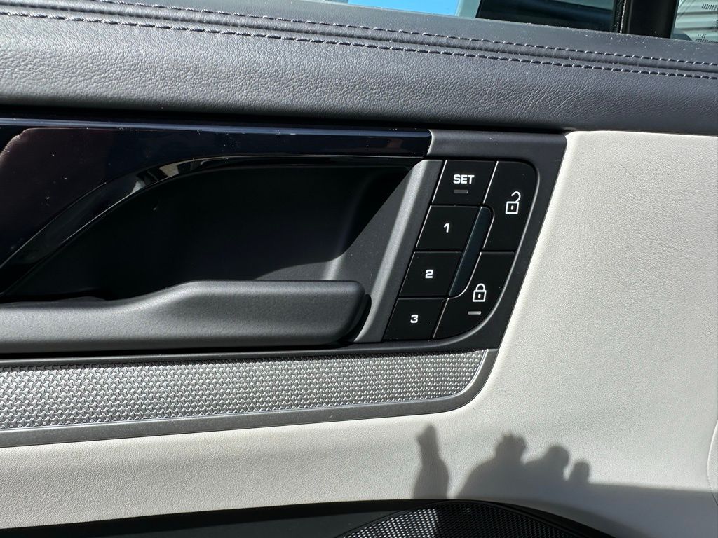 Thumbnail: 2026 Porsche Cayenne - 20