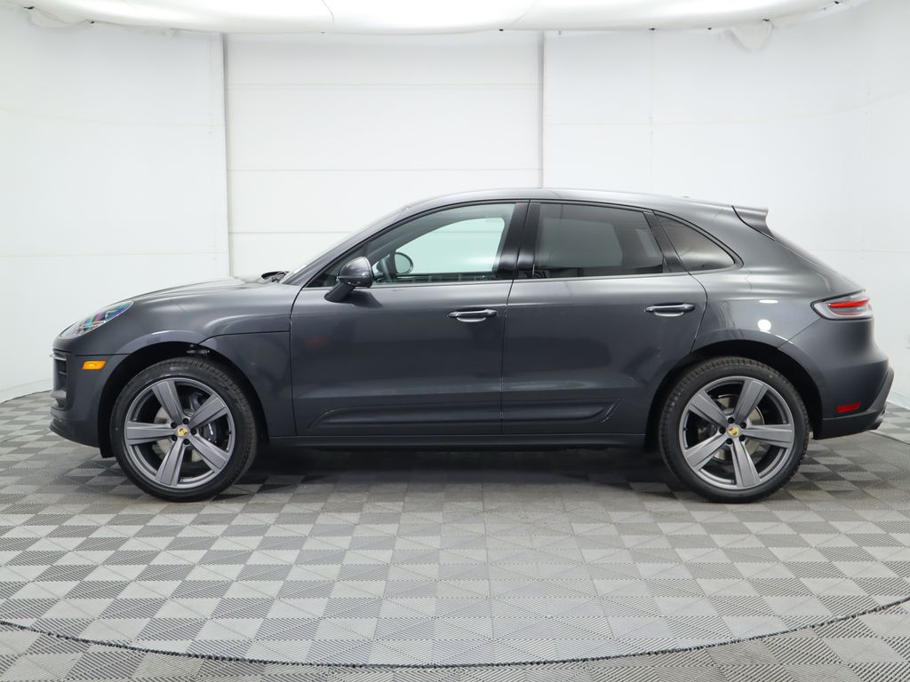 2025 Porsche Macan  8