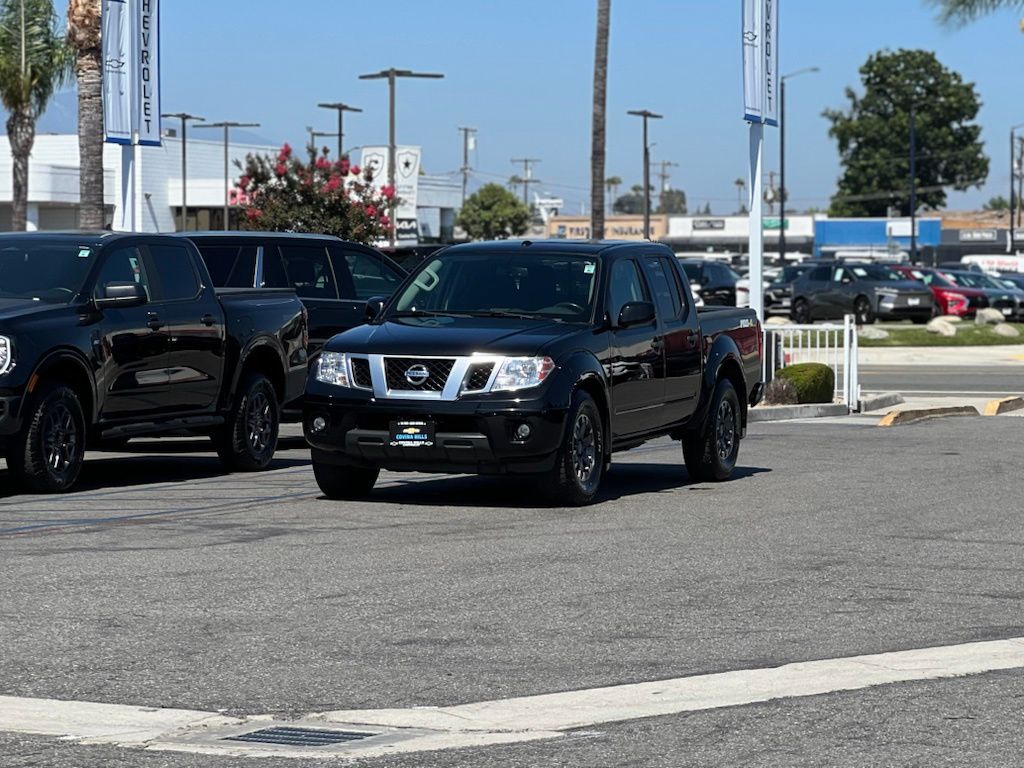 Gray (Magnetic Black) 2018 Nissan Frontier Pickup Truck Four-Wheel Drive 5-Speed Automatic Overdrive