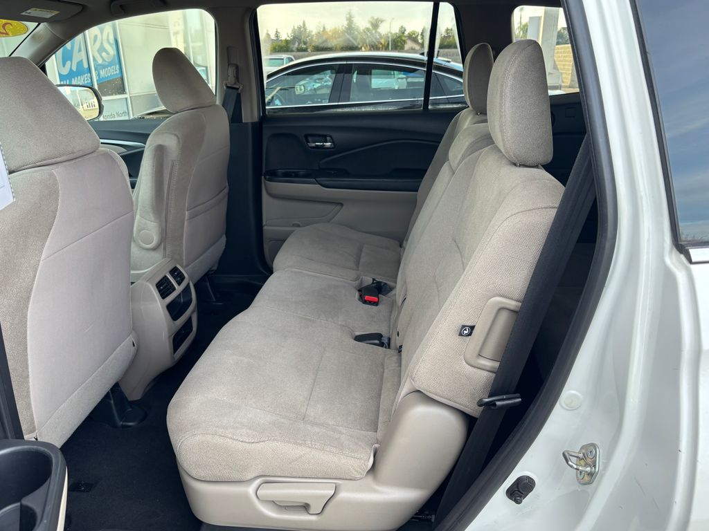 Thumbnail: 2019 Honda Pilot - 23