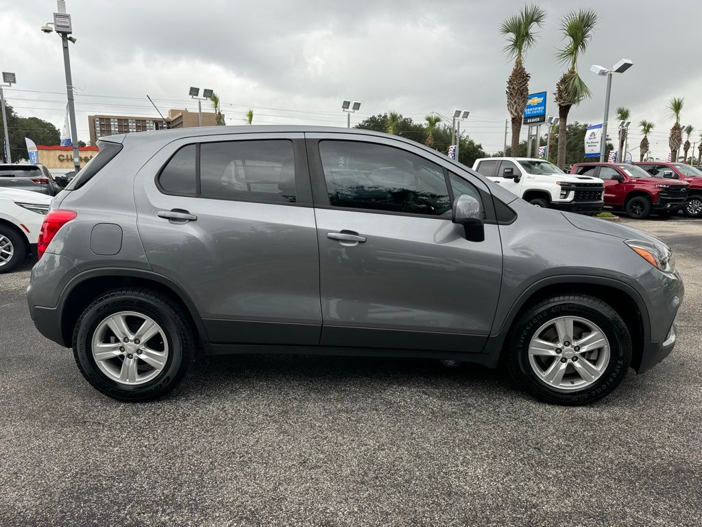 2020 Chevrolet Trax LS 9