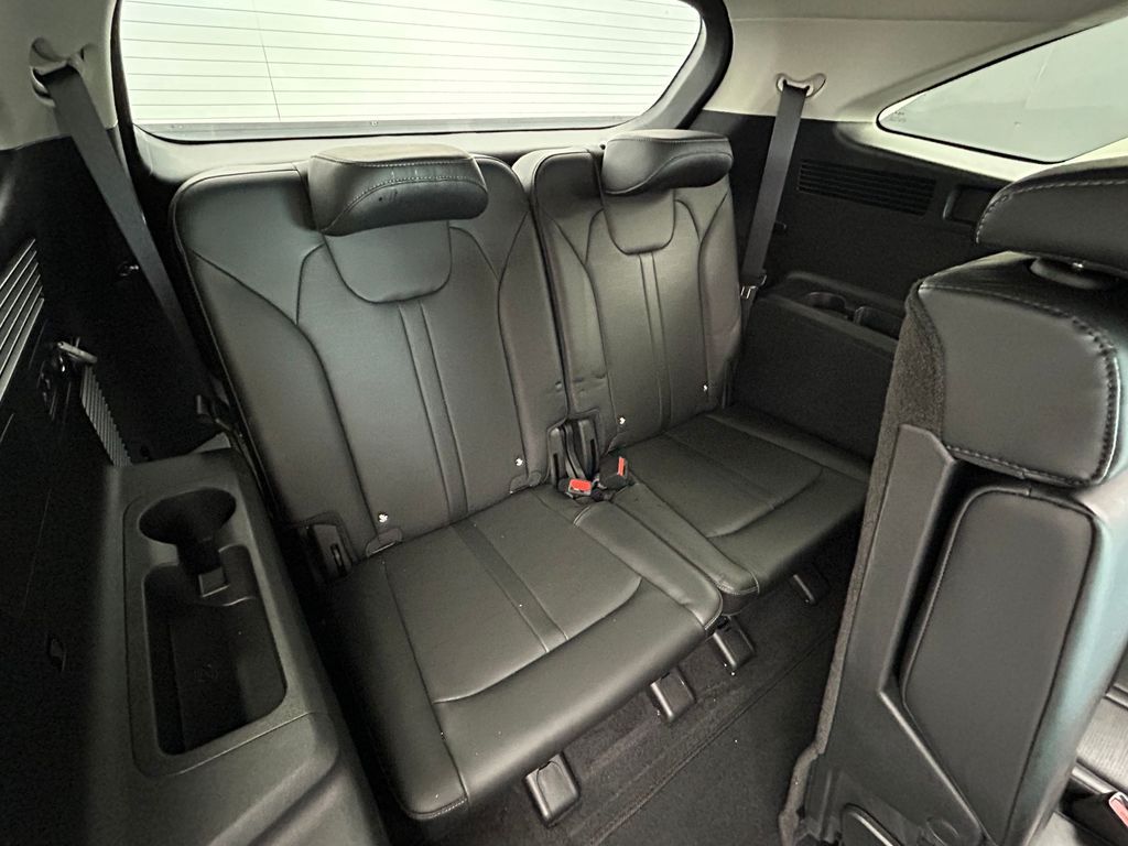 Used 2025 Wolf Gray Kia S image 43