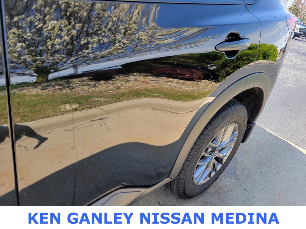 2025 Nissan Rogue S photo