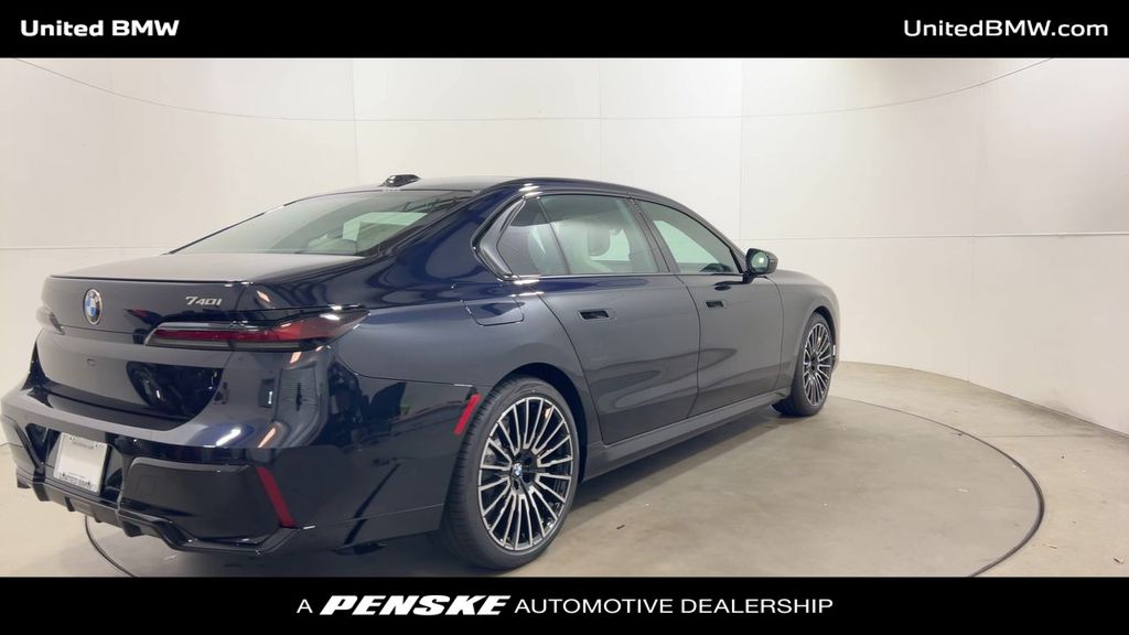 Thumbnail: 2025 BMW 7 Series - 8