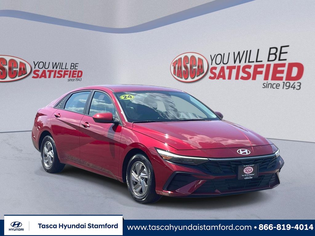 2024 Hyundai Elantra SE FWD