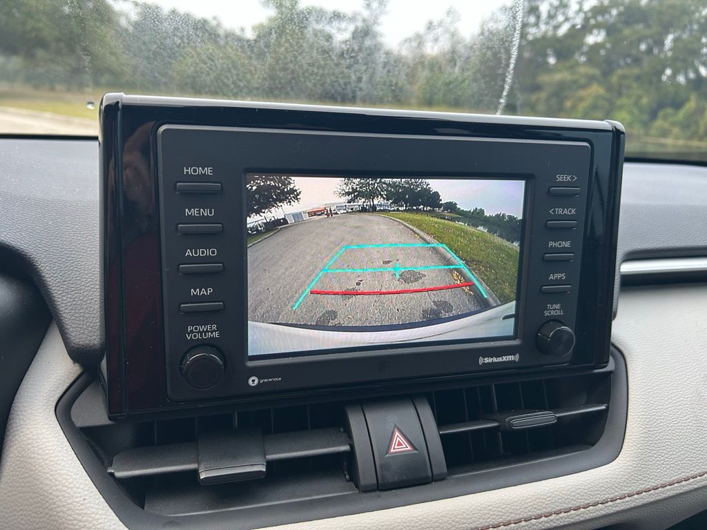 Thumbnail: 2021 Toyota RAV4 - 23