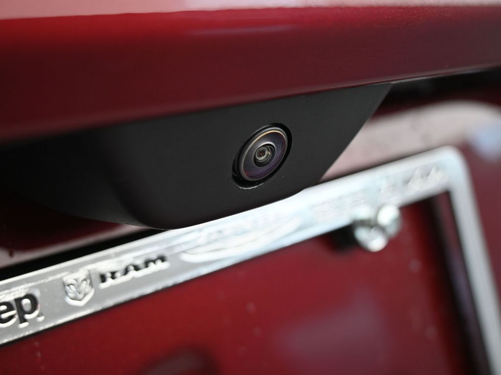 New 2025 Velvet Red Pearlcoat Jeep Laredo image 32