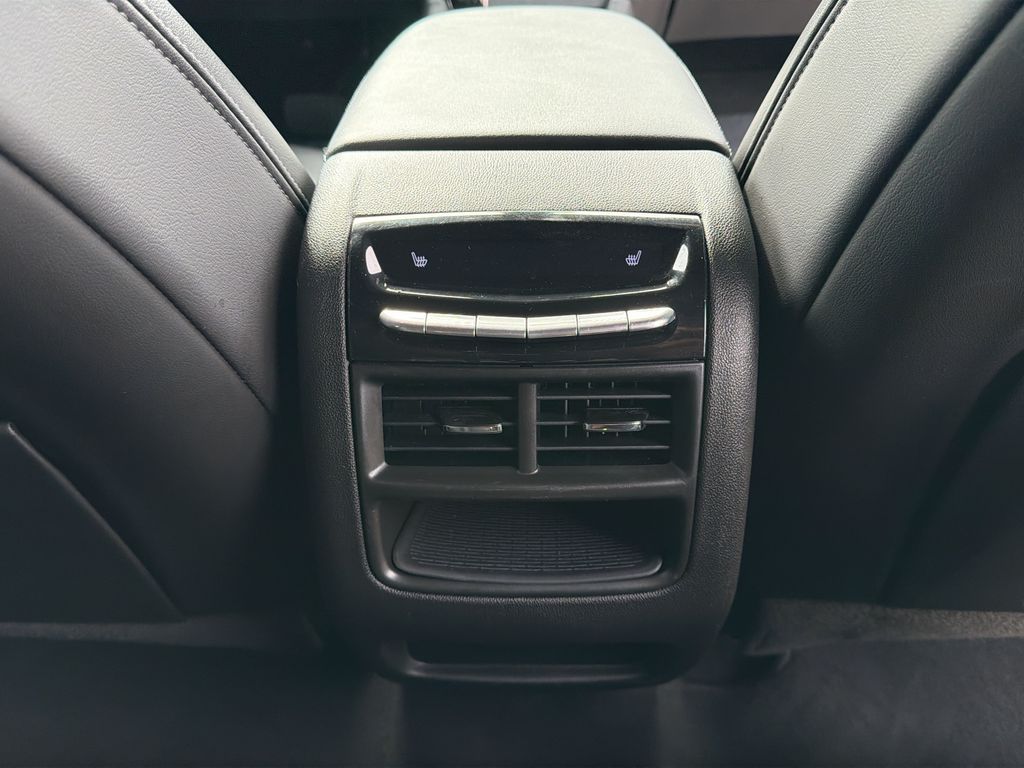 Thumbnail: 2024 Cadillac XT5 - 18