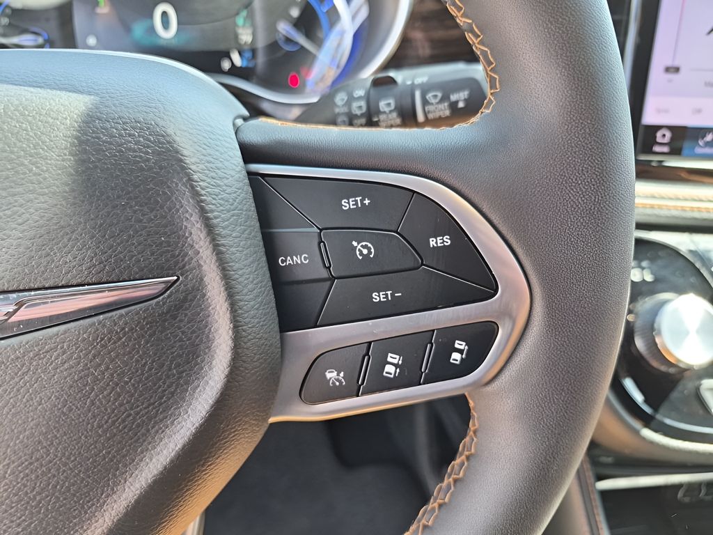 Used Car 2023 Chrysler Pacifica Hybrid  Pinnacle For Sale Under $35,000 In Austin, Texas