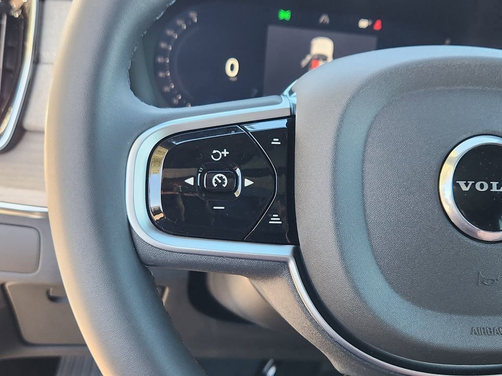 2026 Volvo XC90 Plus - Photo 10