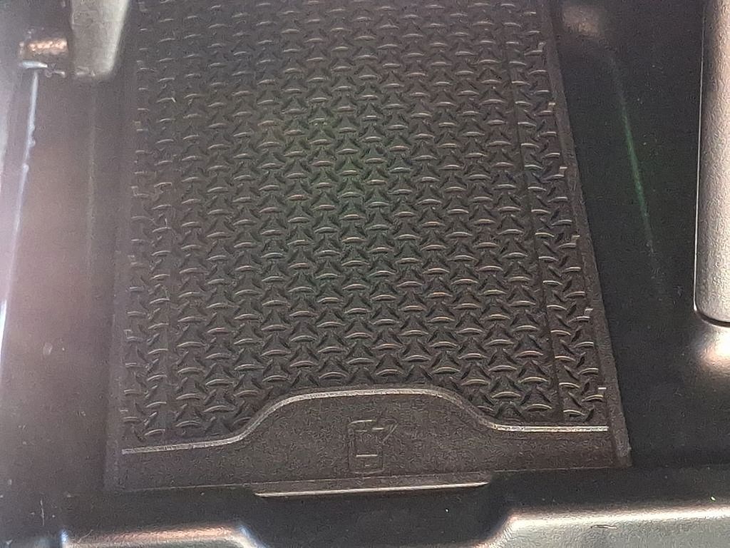 Thumbnail: 2025 Mercedes-Benz GLC - 17