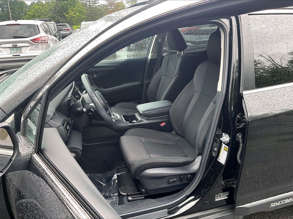 2023 Subaru Outback — photo 10