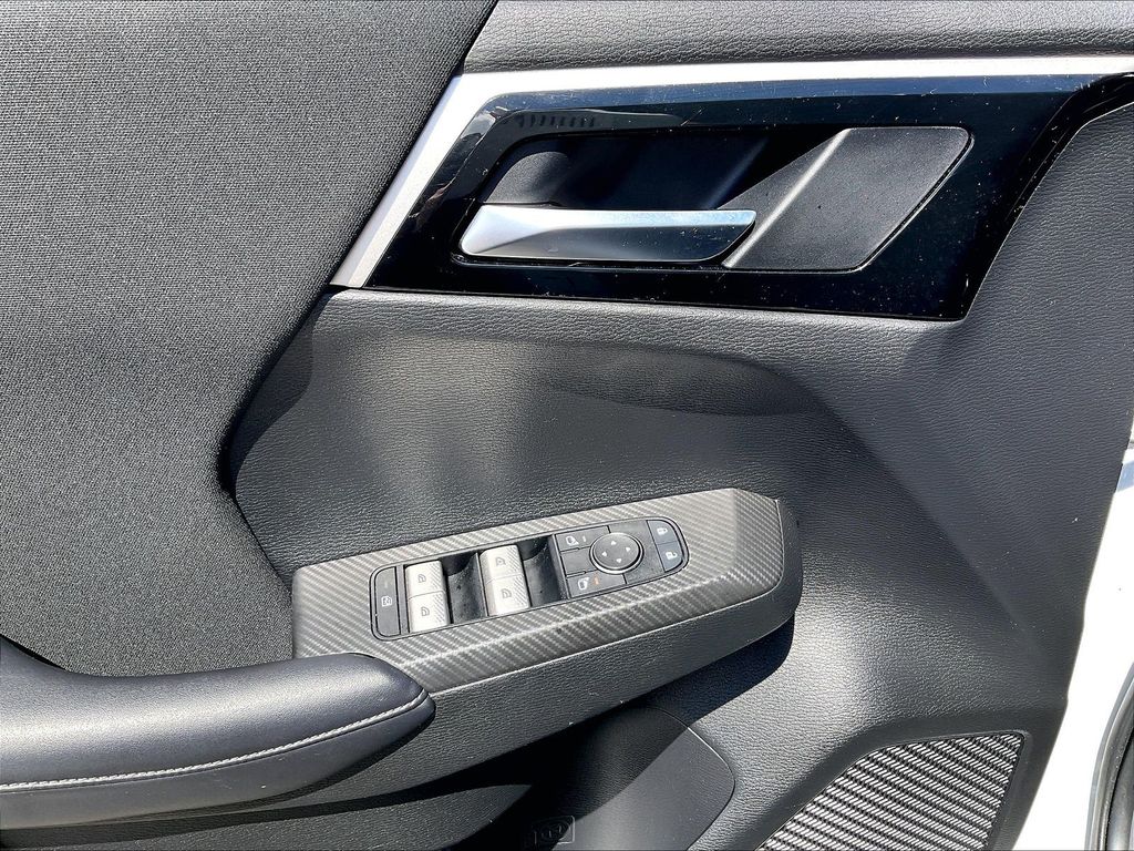 2023 Mitsubishi Outlander — photo 35