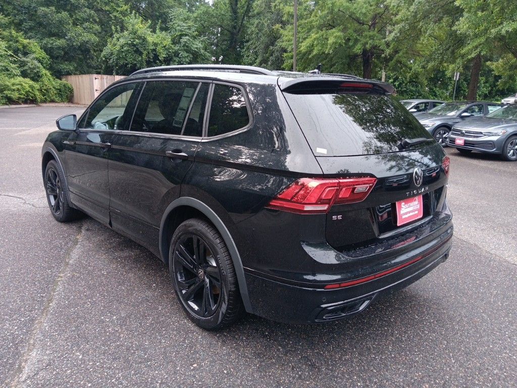 2024 Volkswagen Tiguan 2.0T SE R-Line Black 3