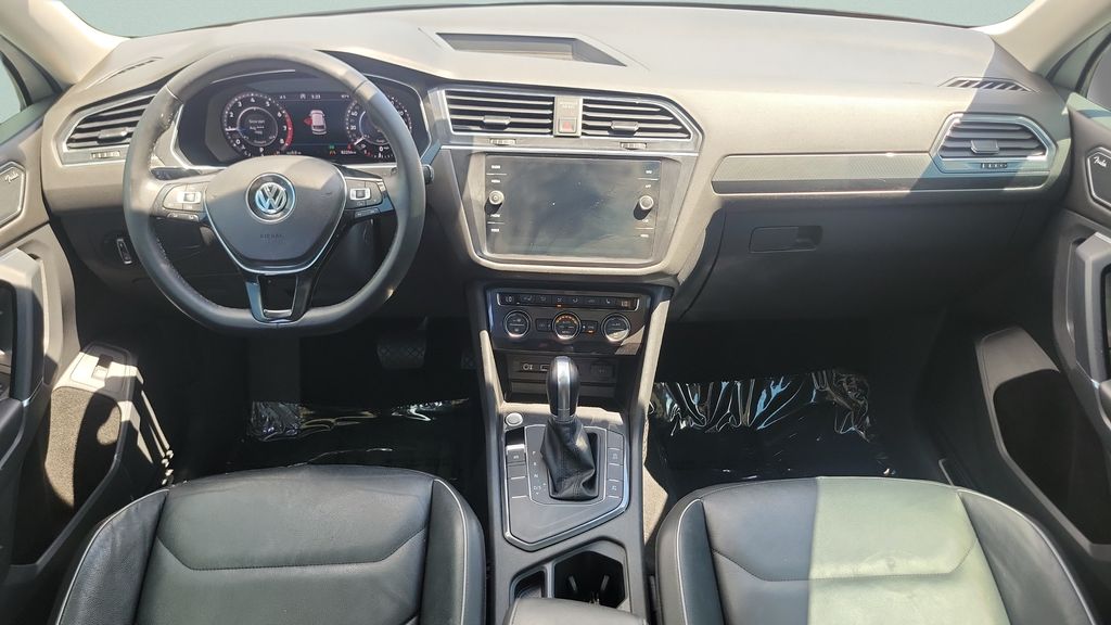 Used 2018 White Volkswagen 2.0T SEL Premium image 11