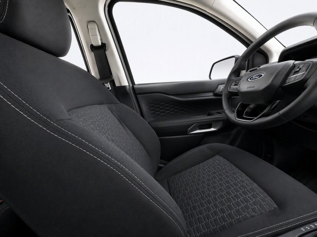 Used 2025 Red Ford XLT image 11