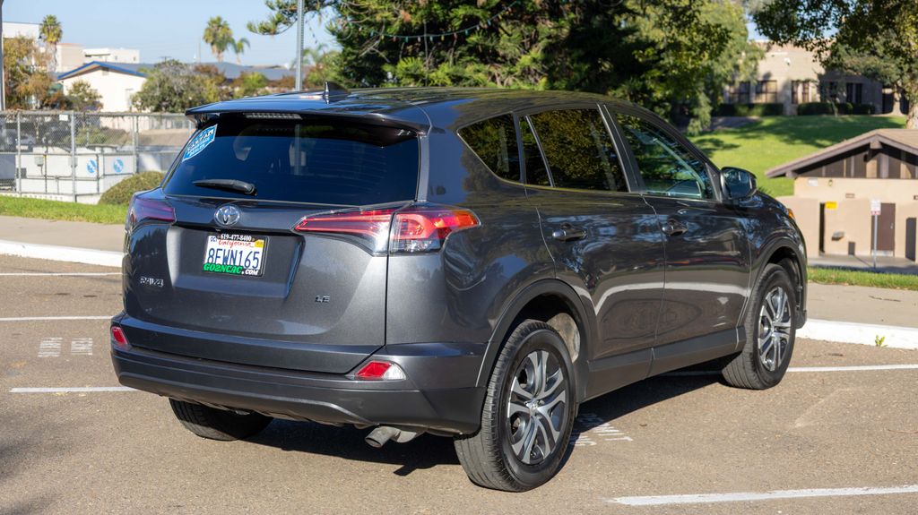 Used 2018 Toyota RAV4 LE 4D Sport Utility