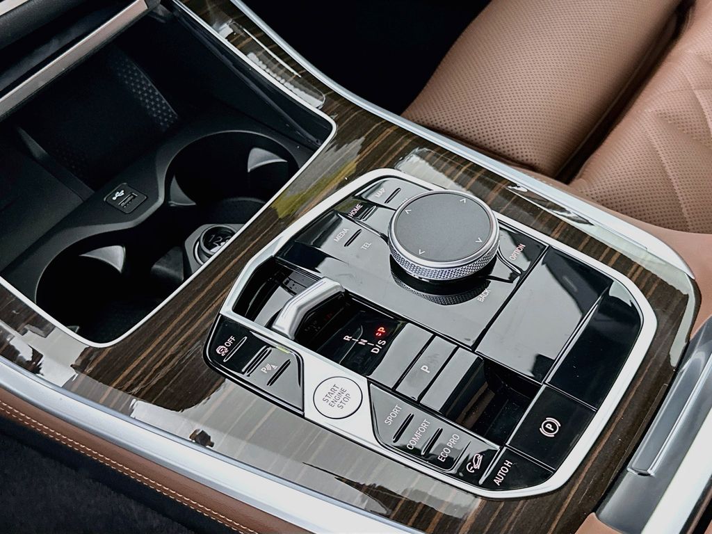 Thumbnail: 2026 BMW X5 - 15