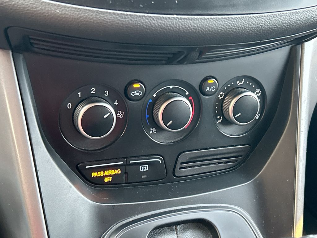 Thumbnail: 2015 Ford Escape - 23