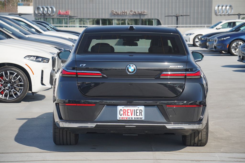 2024 BMW i7 xDrive60 6