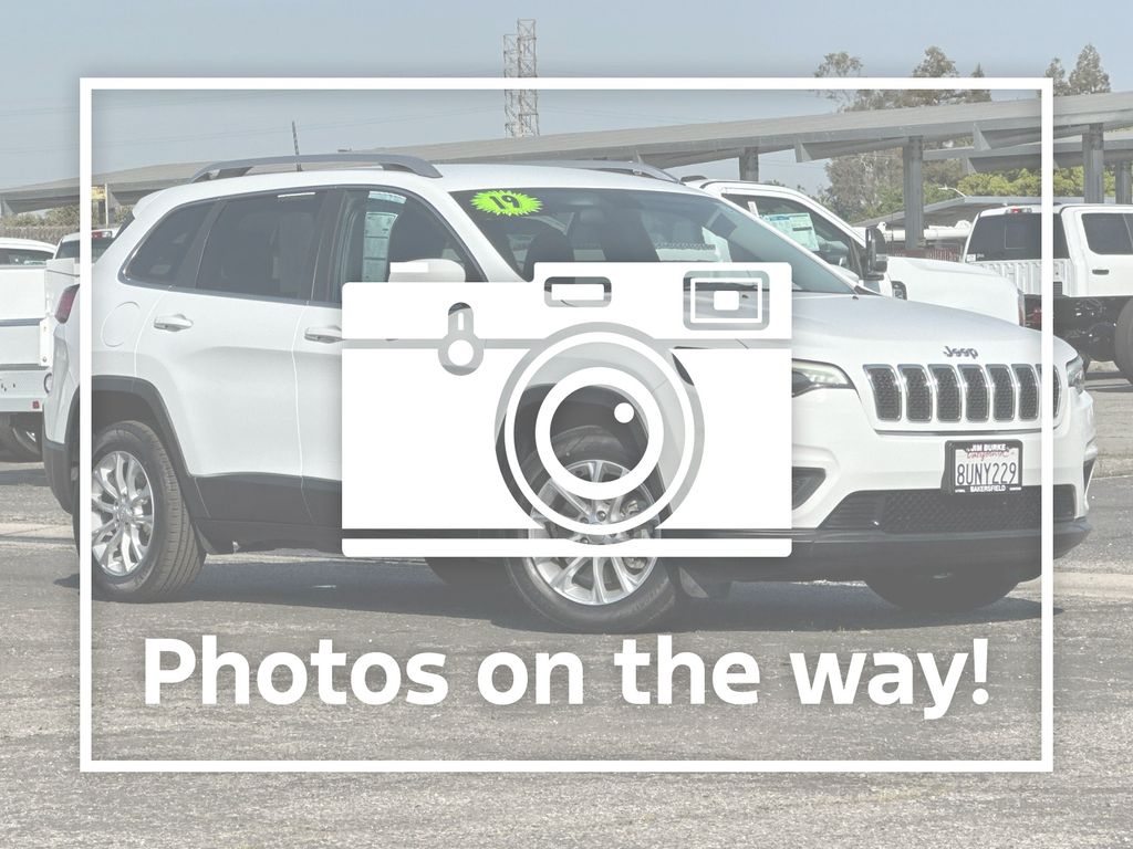 Bright White Clearcoat 2019 Jeep Cherokee Latitude FWD SUV / Crossover Front-Wheel Drive 9-Speed Automatic