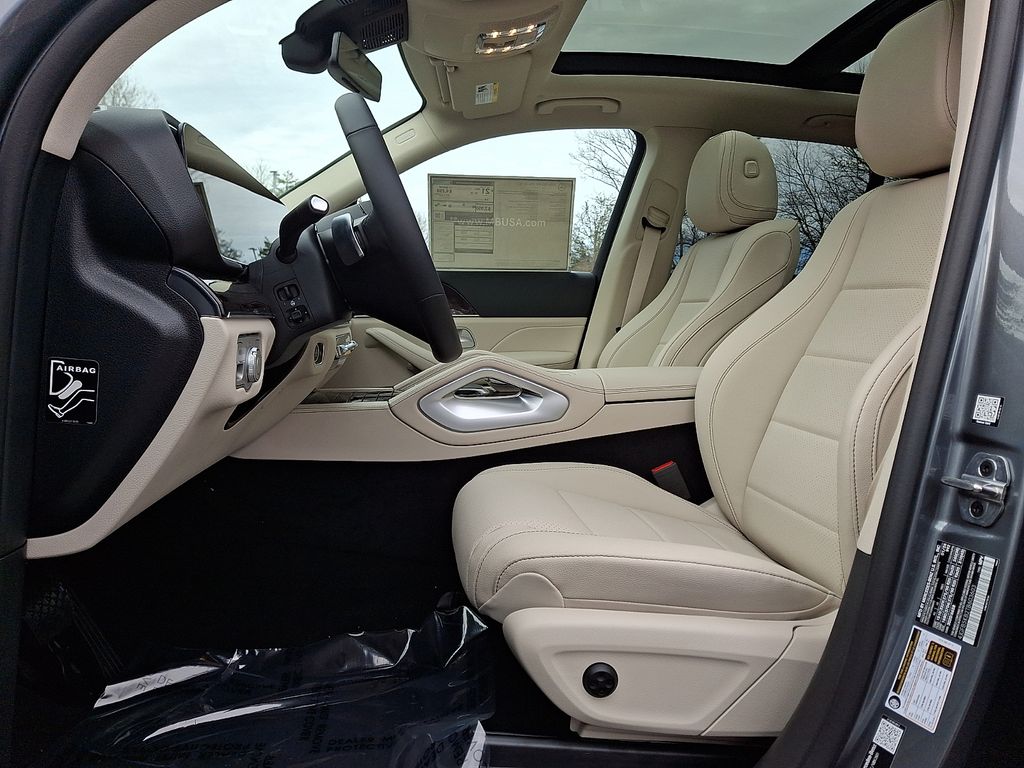 Thumbnail: 2026 Mercedes-Benz GLE - 9