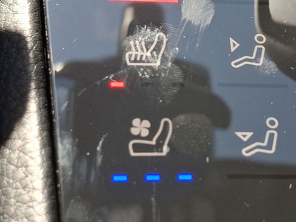 Thumbnail: 2025 Porsche Macan - 24